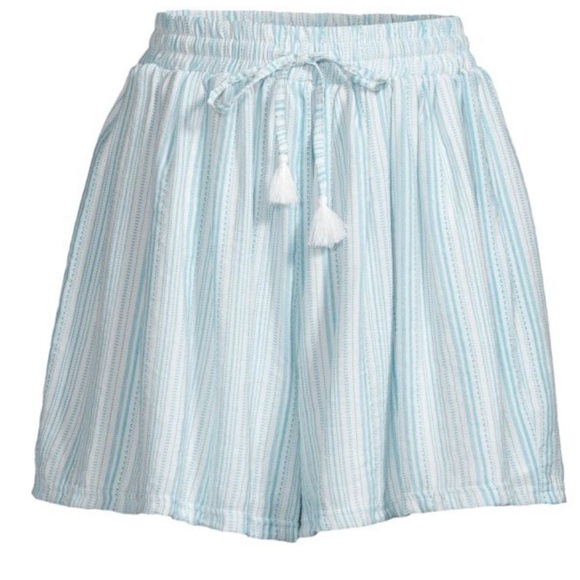 NEW BCBGeneration Striped Shorts - Picture 3 of 4
